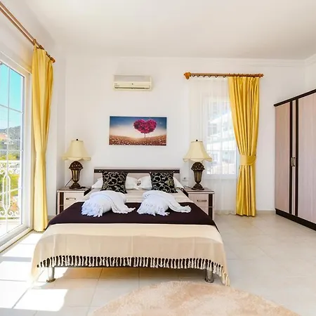 White Cocoon Vila
