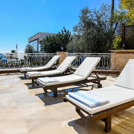 Vila White Cocoon Kalkan