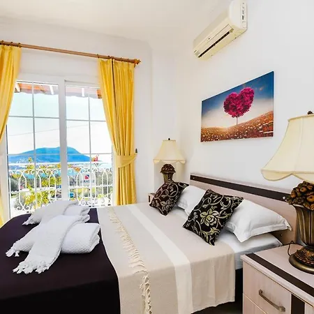 White Cocoon Vila